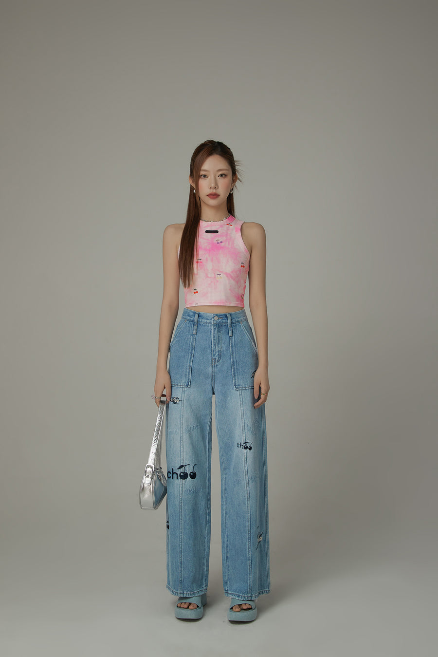 CHUU Cherry Letter Embroidered Wide Leg Straight Denim Jeans