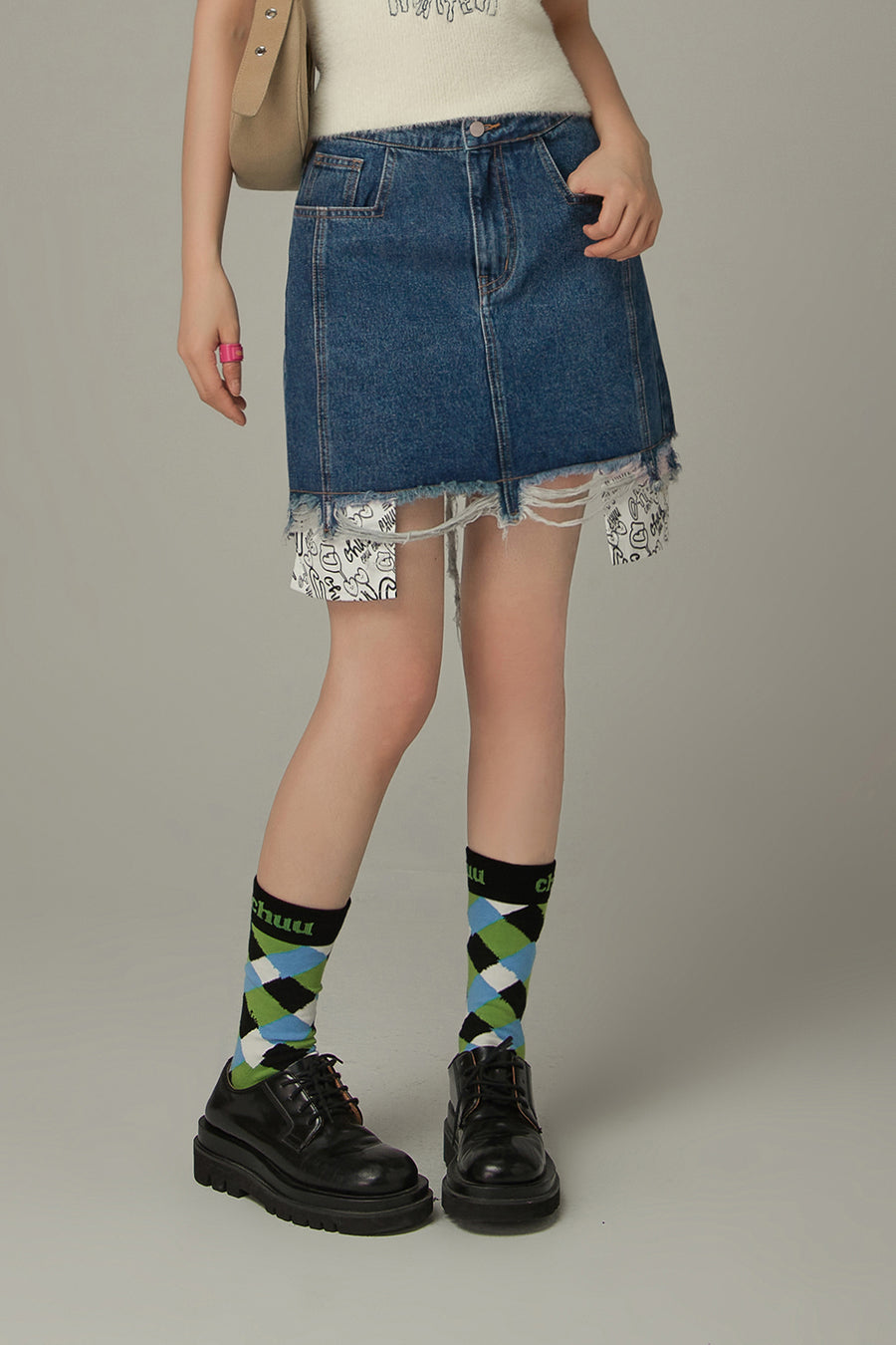CHUU Raw Hem A-Line Denim Skirt