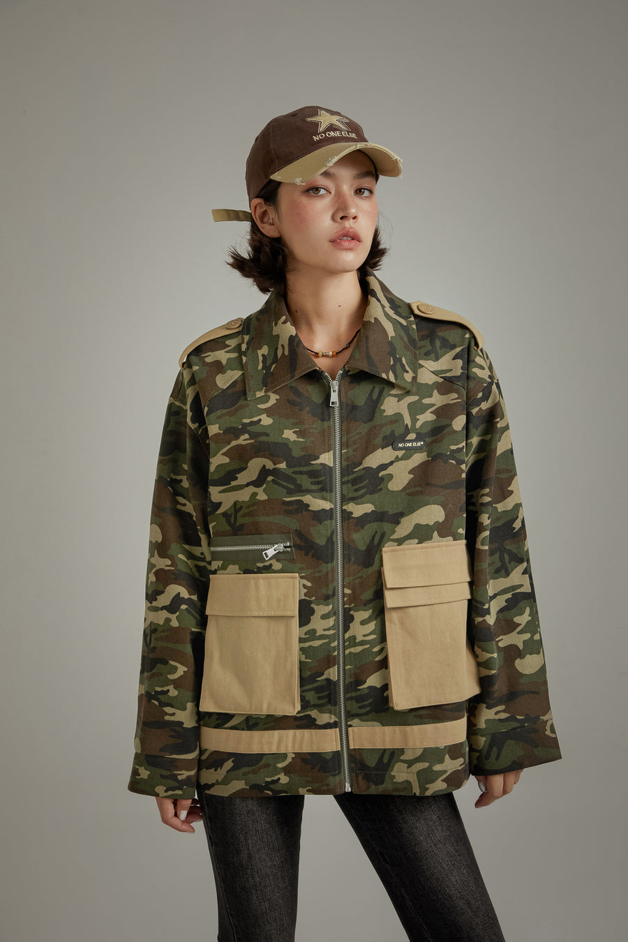 CHUU Pocket Camouflage Zip-Up Jacket