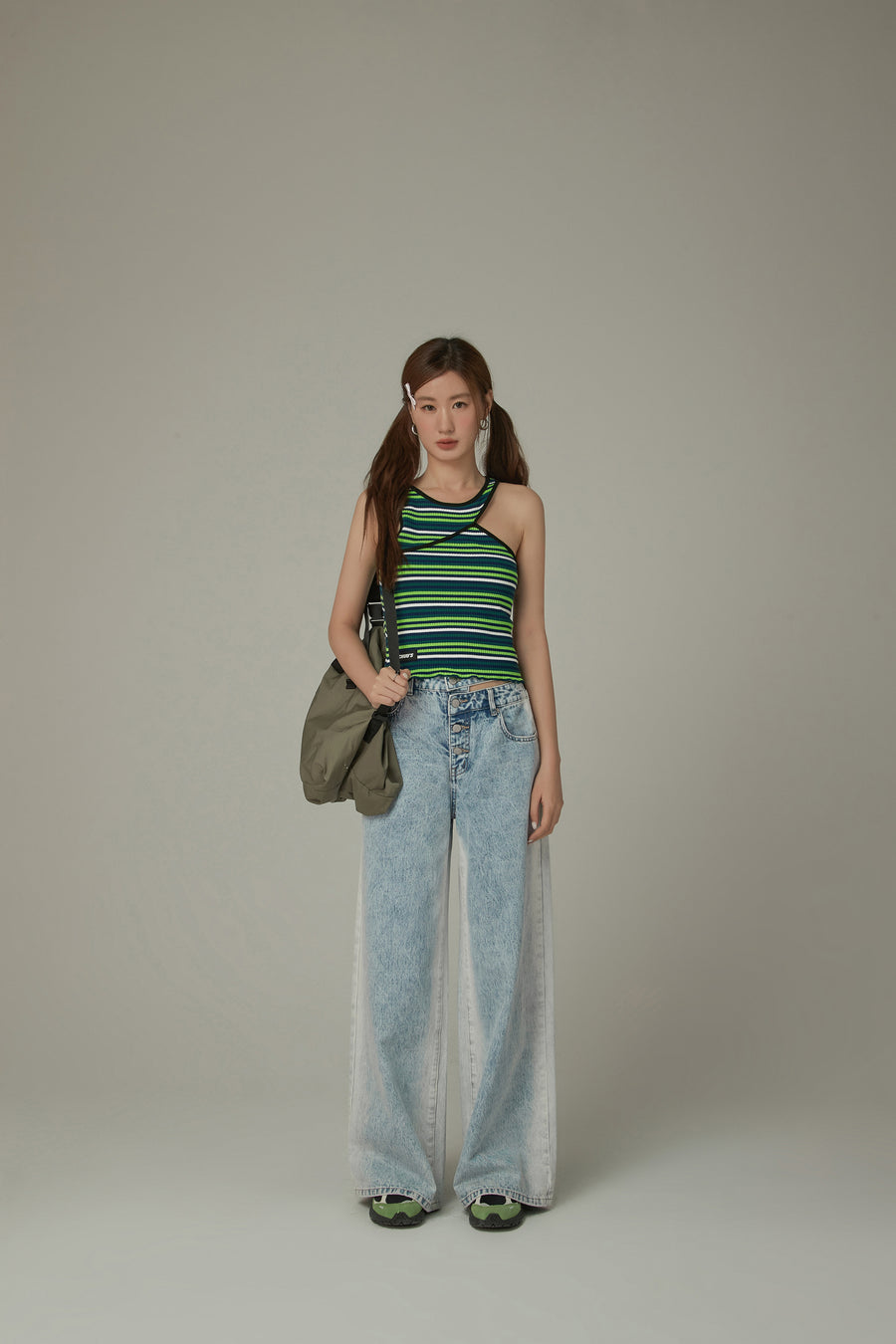 CHUU Multi-Button Waist Slit Washed Denim Jeans