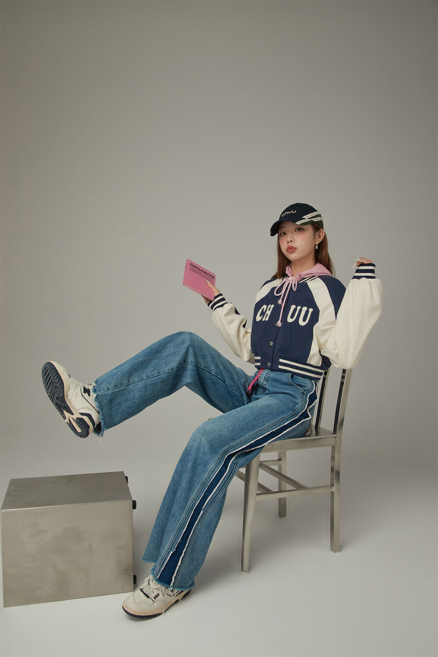 CHUU Logo Varsity Cropped Jacket