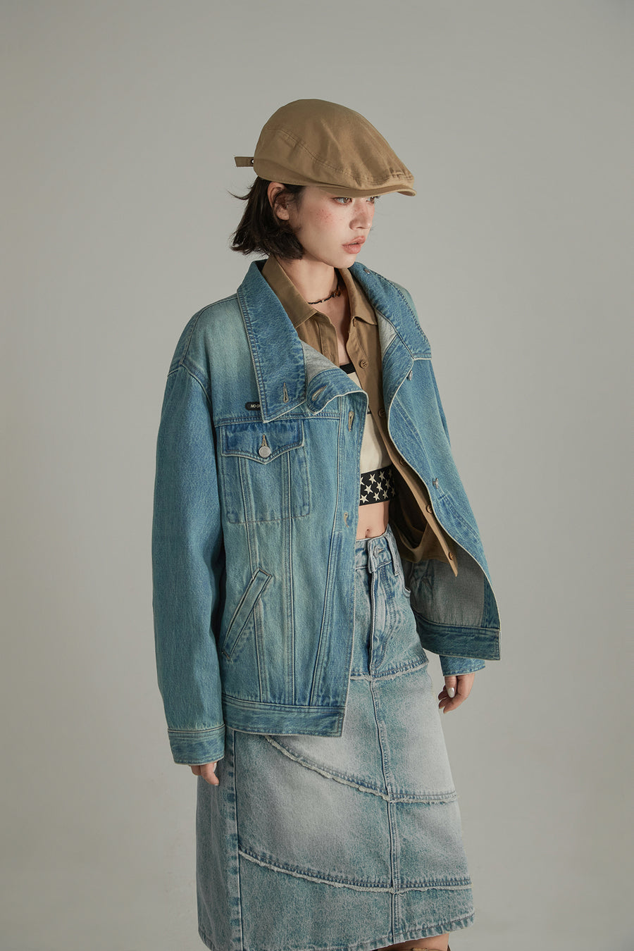CHUU Asymmetrical High Neck Denim Jacket