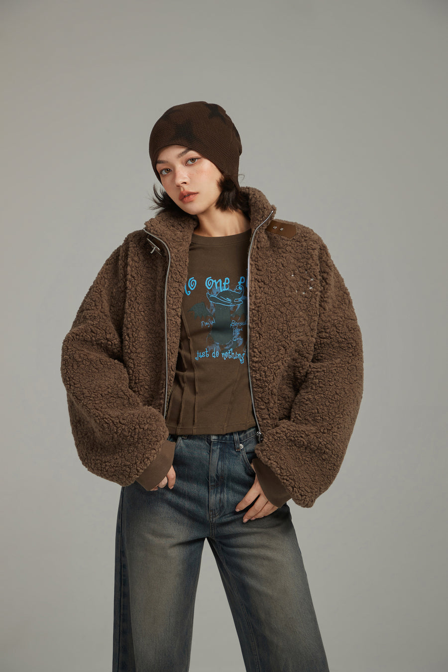 CHUU Fluffy High Neck Jacket