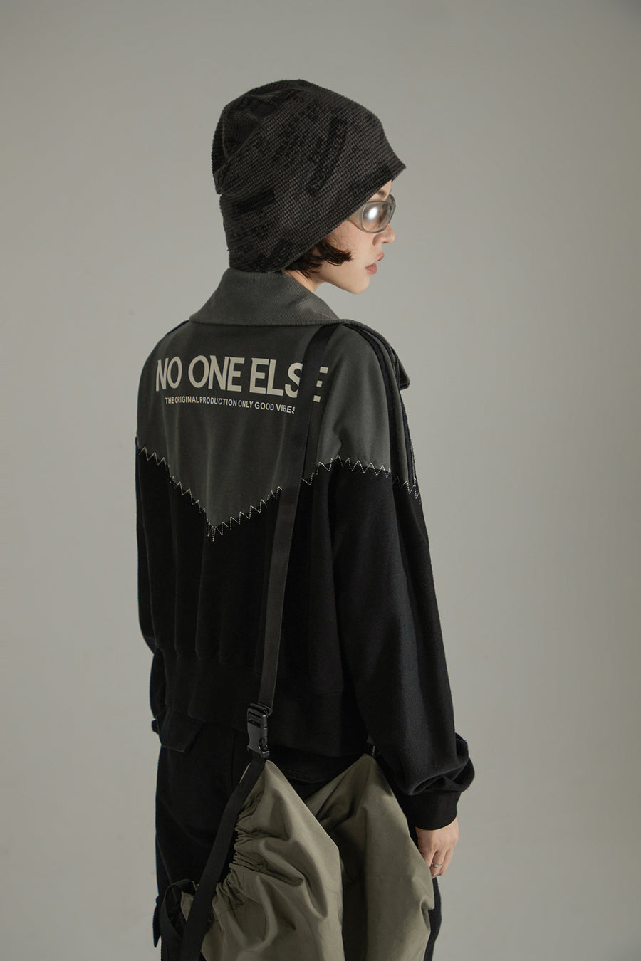 CHUU Stitch Color High Neck Zip-Up Jacket