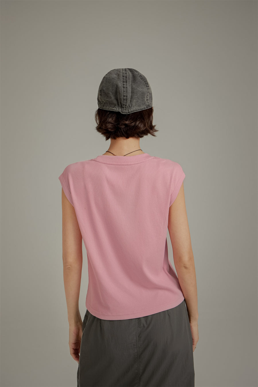 CHUU U-Neck Mushroom Club T-Shirt