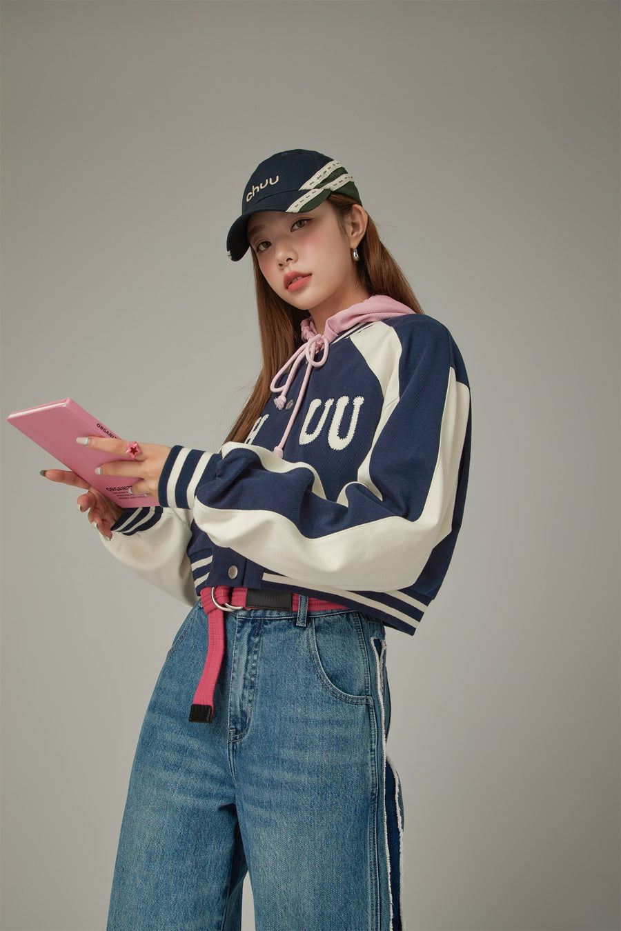 CHUU Logo Varsity Cropped Jacket