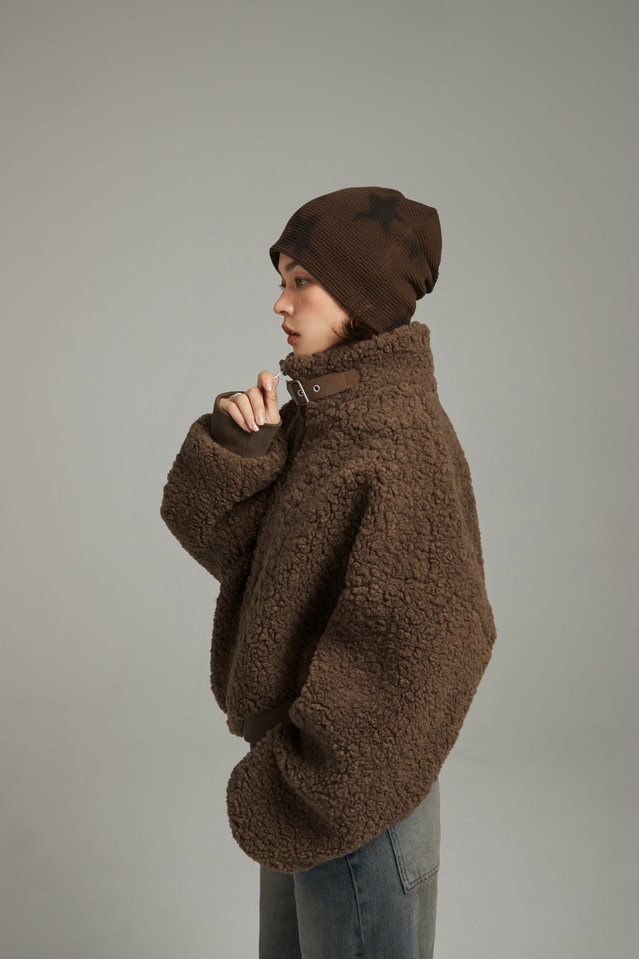 CHUU Fluffy High Neck Jacket