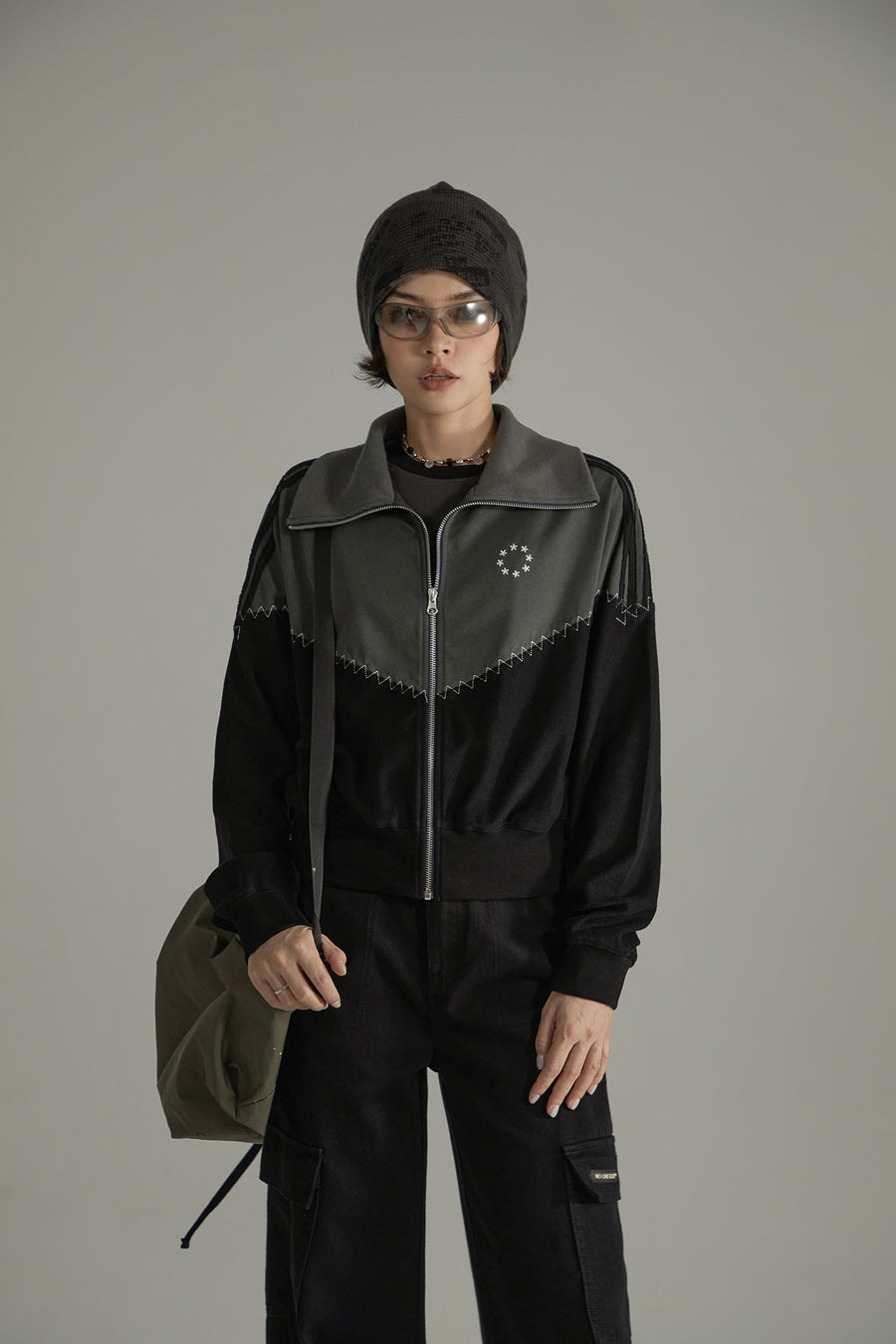 CHUU Stitch Color High Neck Zip-Up Jacket