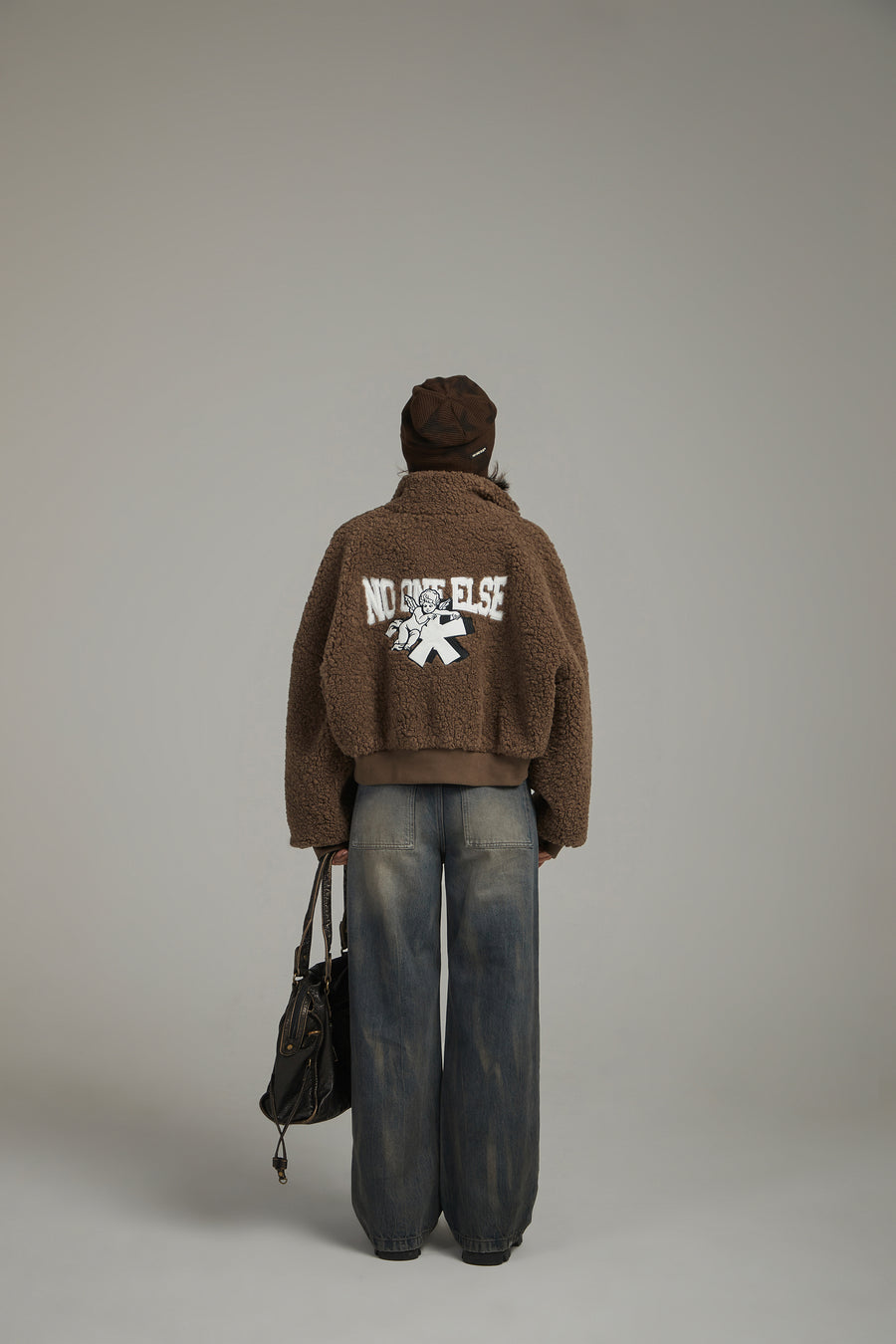 CHUU Fluffy High Neck Jacket