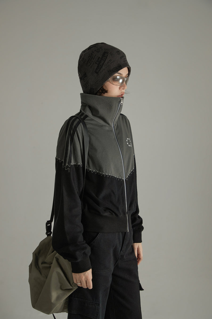 CHUU Stitch Color High Neck Zip-Up Jacket