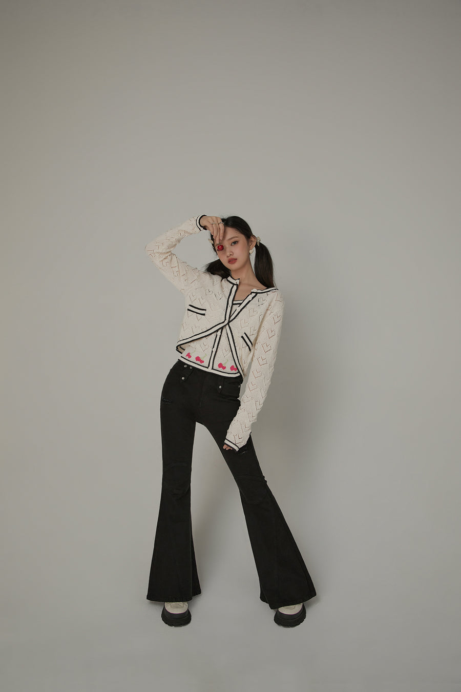 CHUU Stitch Distressed Bootcut Denim Jeans