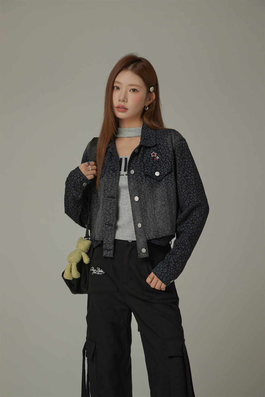 CHUU Star Logo Leopard Denim Jacket