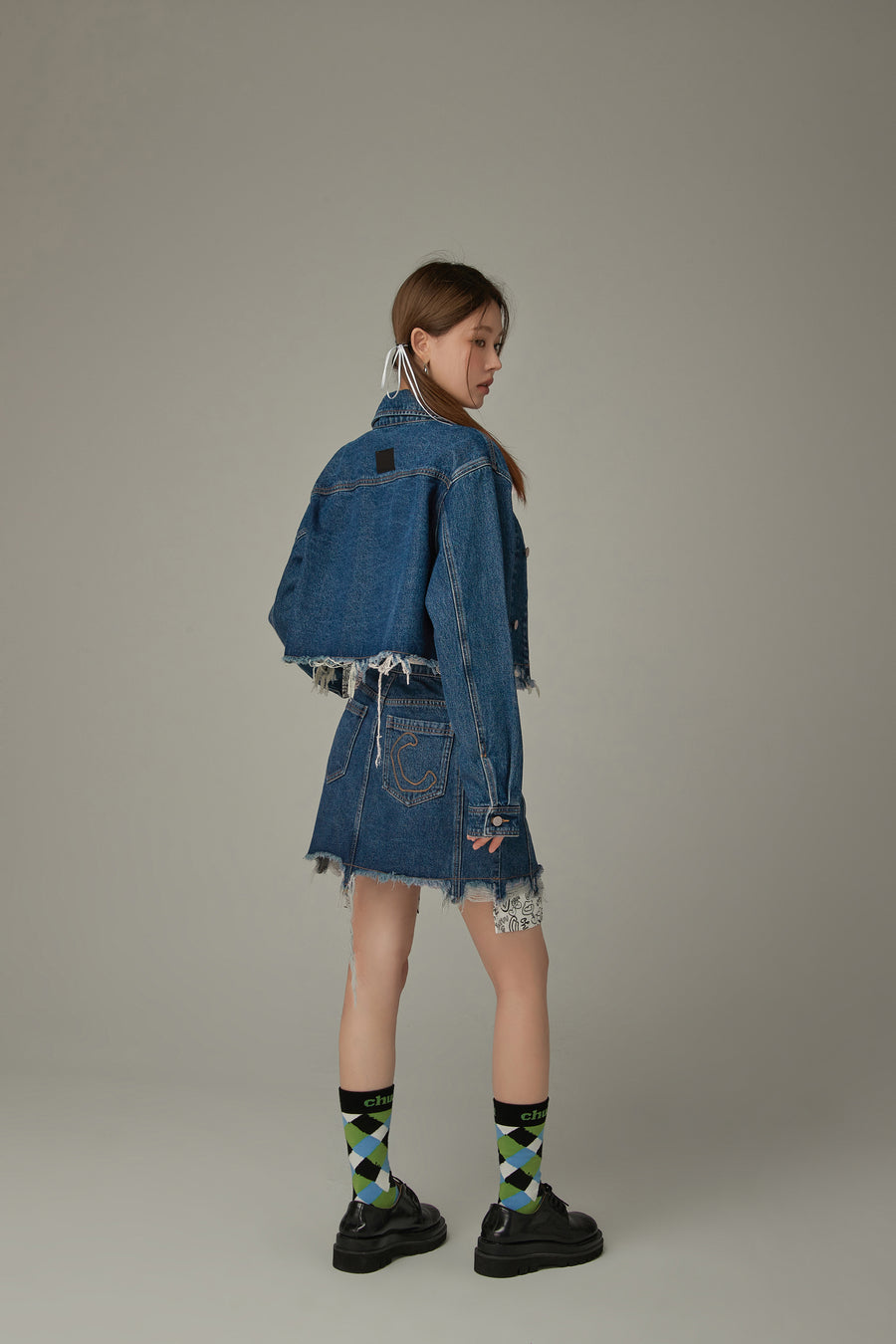 CHUU Raw Hem Denim Crop Jacket