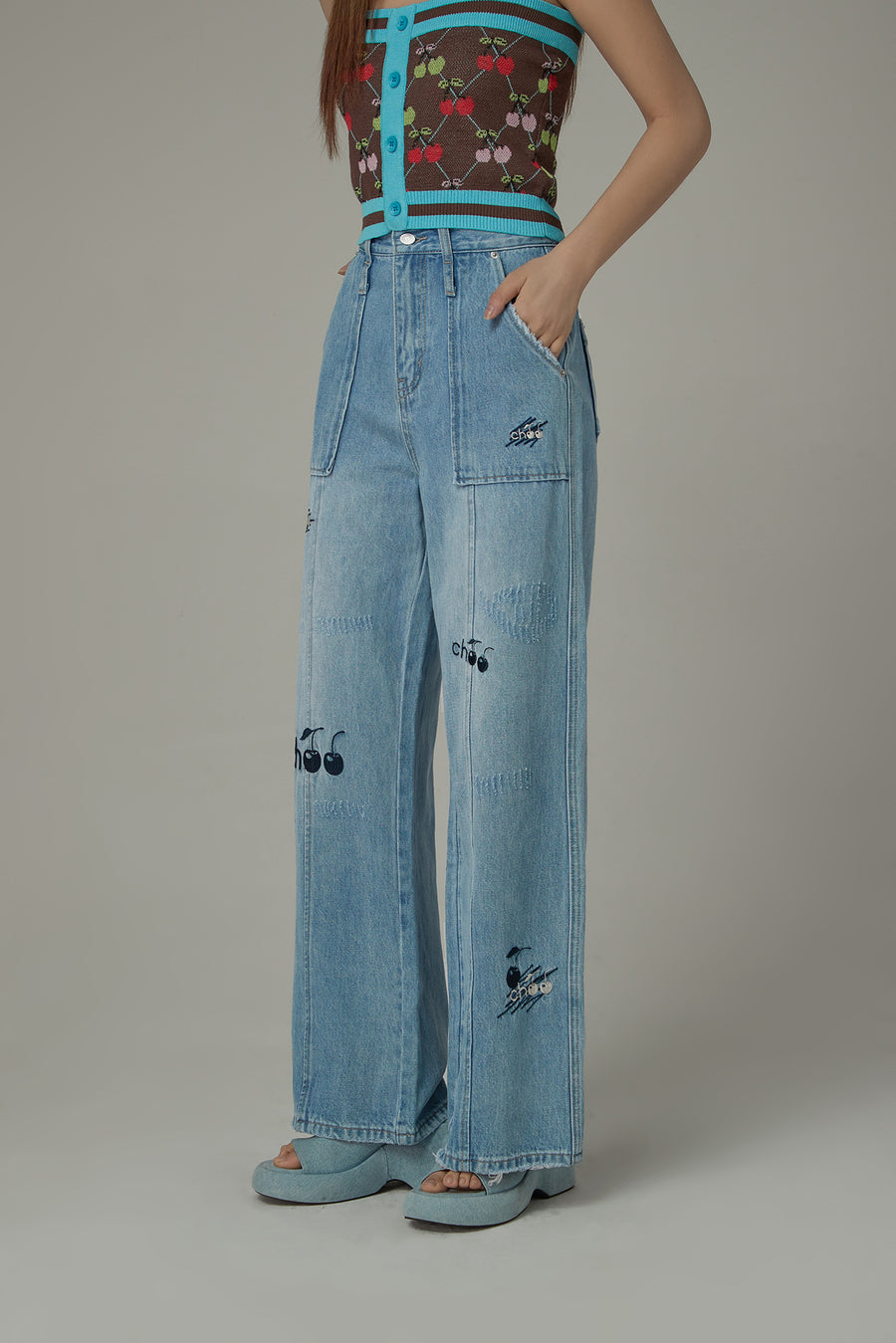 CHUU Cherry Letter Embroidered Wide Leg Straight Denim Jeans