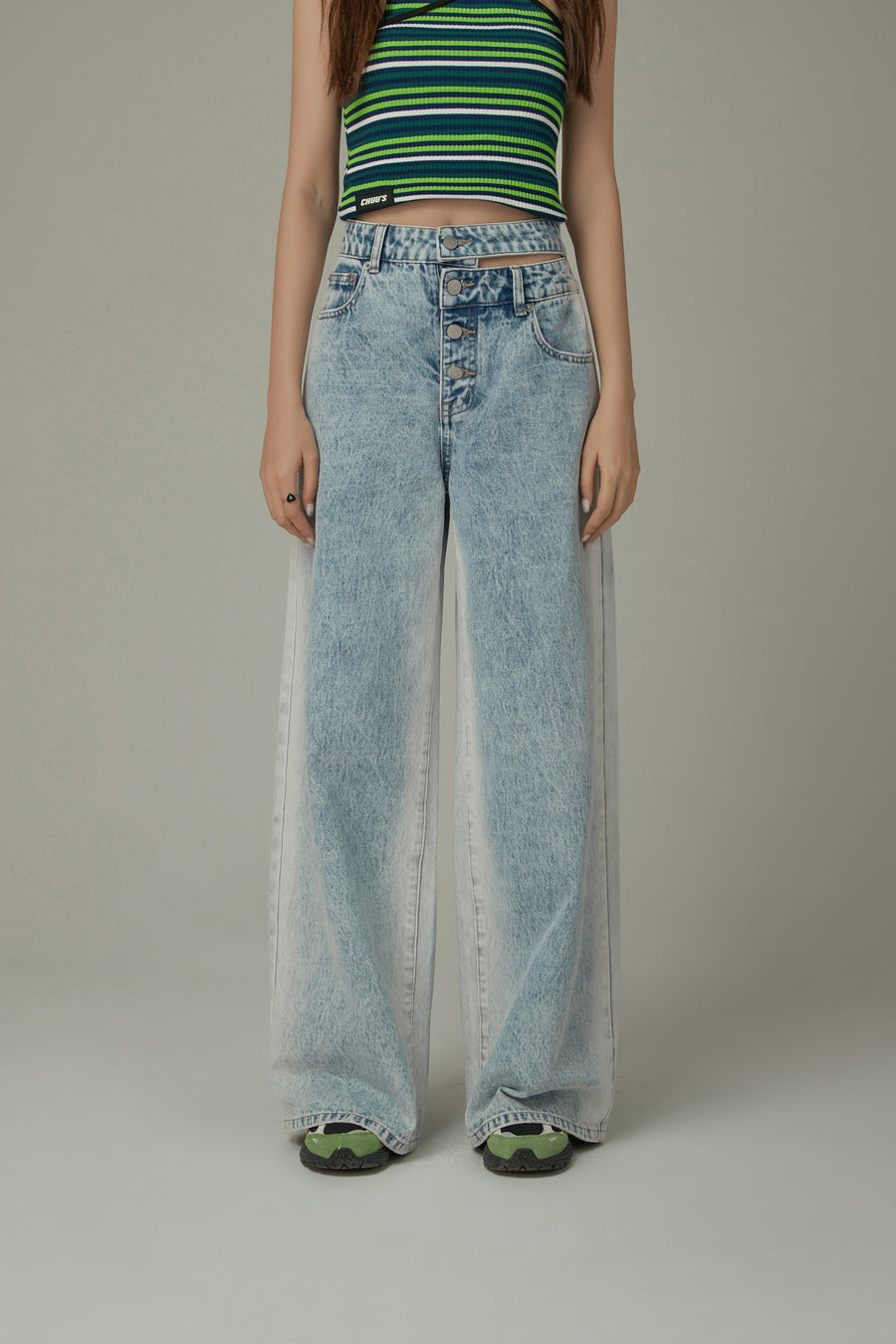CHUU Multi-Button Waist Slit Washed Denim Jeans