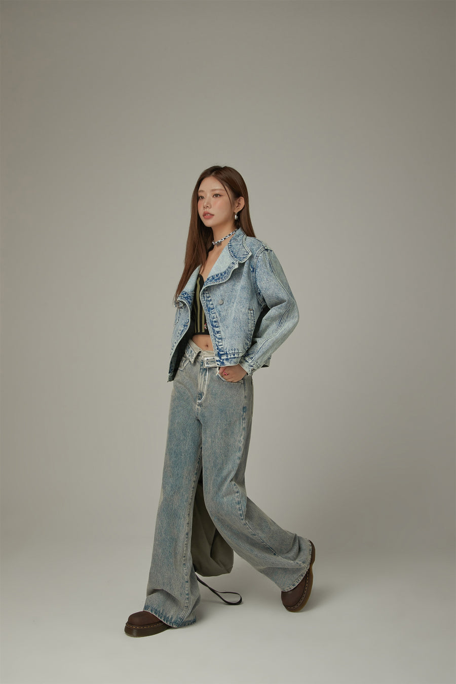 CHUU Unbalanced Shirring Denim Jacket