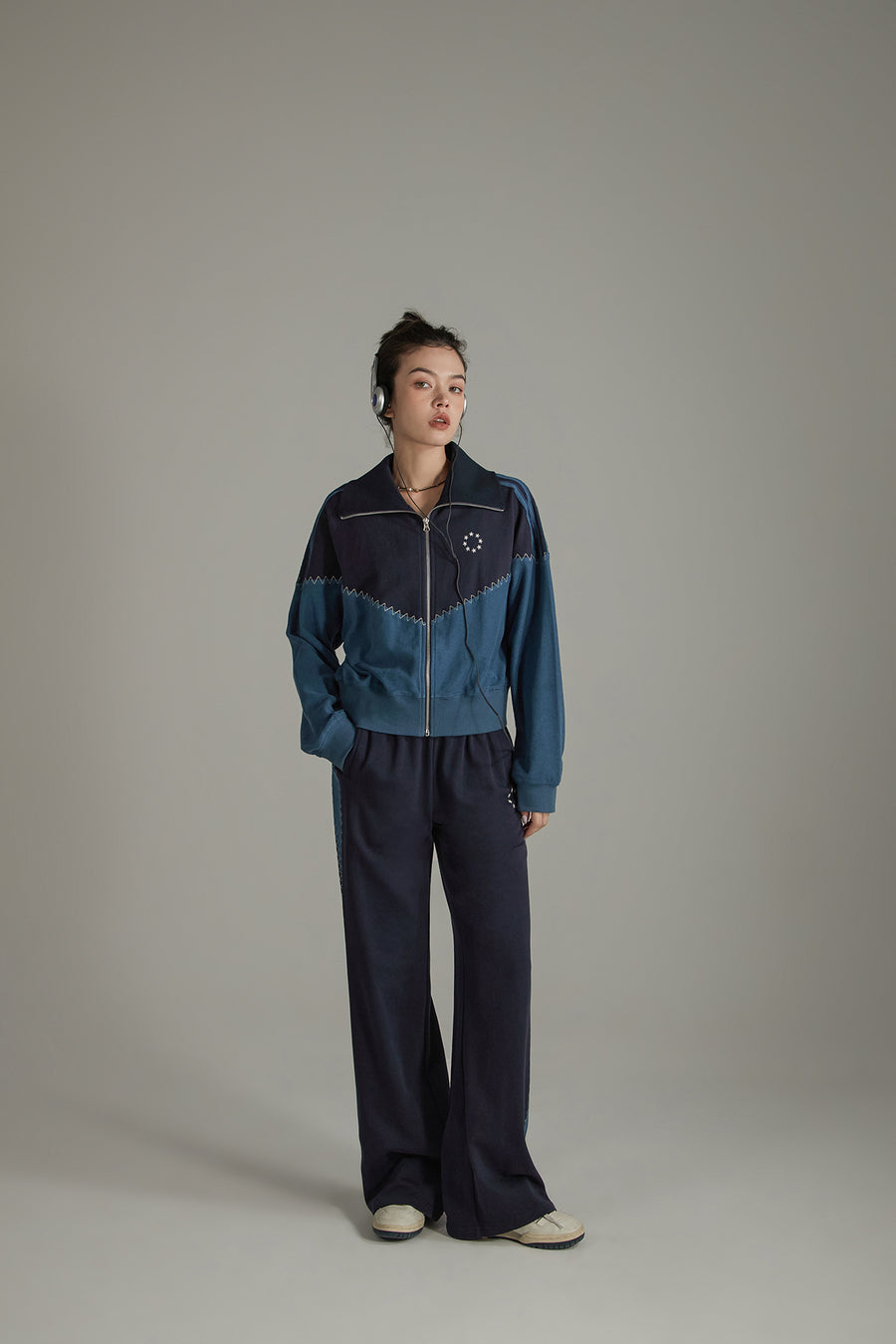 CHUU Stitch Color High Neck Zip-Up Jacket