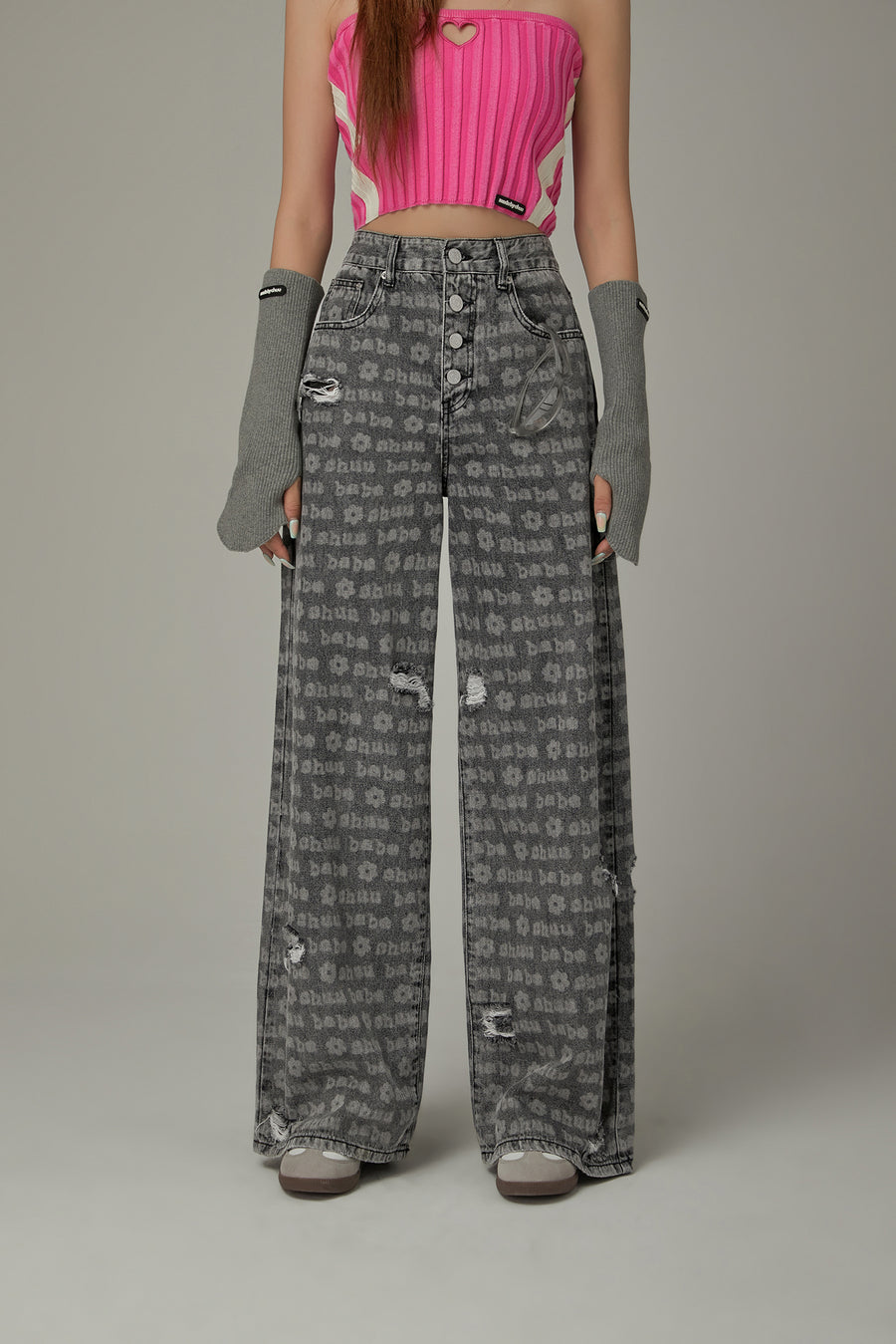 CHUU Lettering Button Distressed Denim Jeans