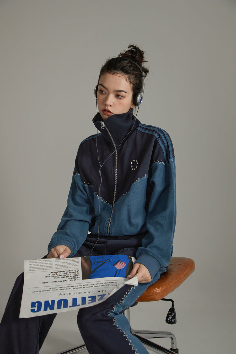 CHUU Stitch Color High Neck Zip-Up Jacket