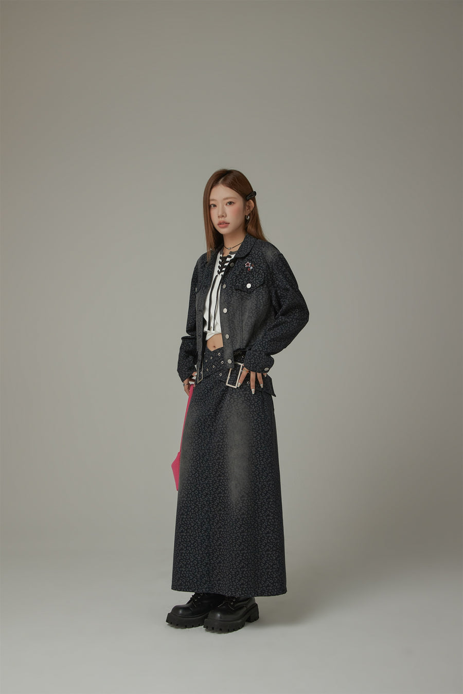 CHUU Star Logo Leopard Denim Jacket