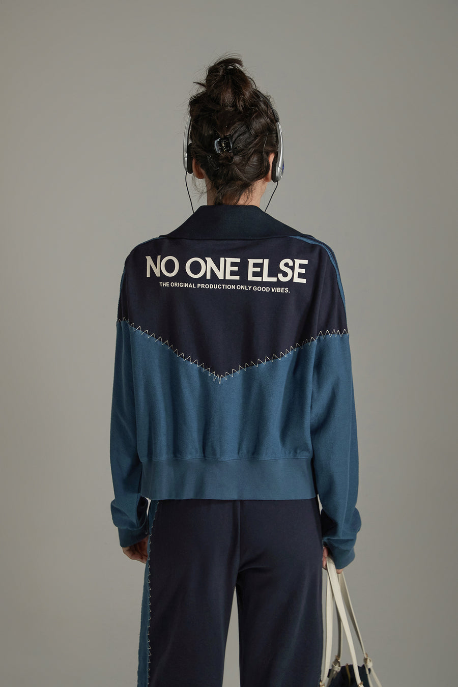 CHUU Stitch Color High Neck Zip-Up Jacket