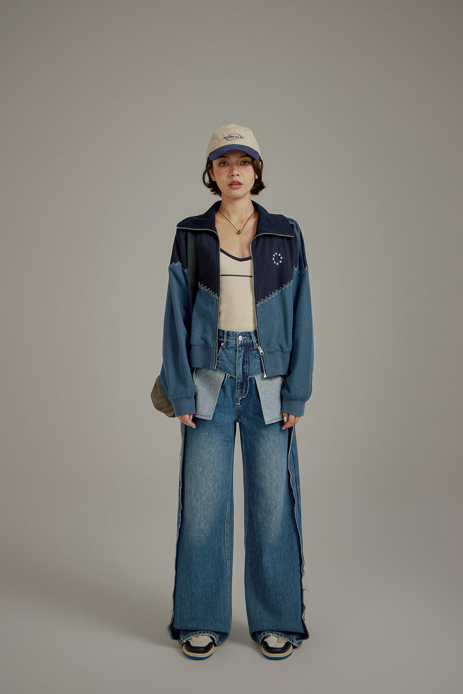 CHUU Stitch Color High Neck Zip-Up Jacket