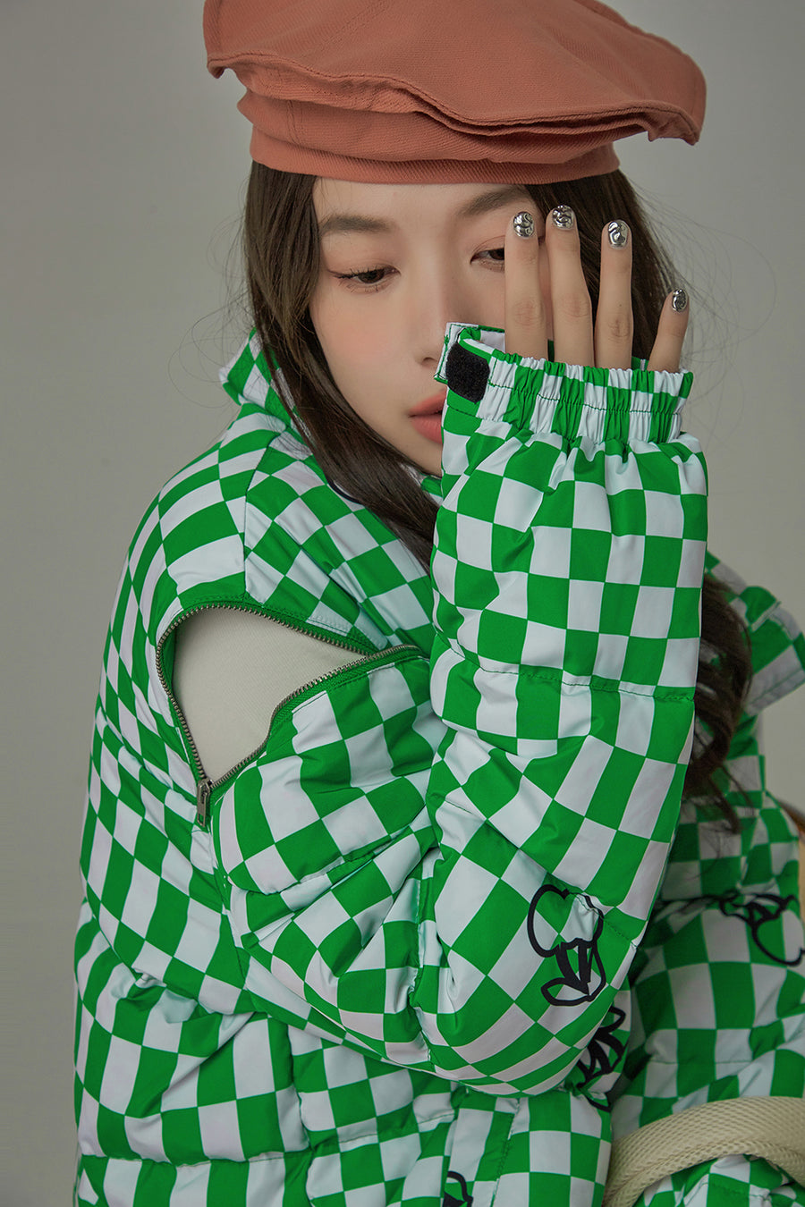 CHUU Cherries And Winter Chekchered Padded Jacket