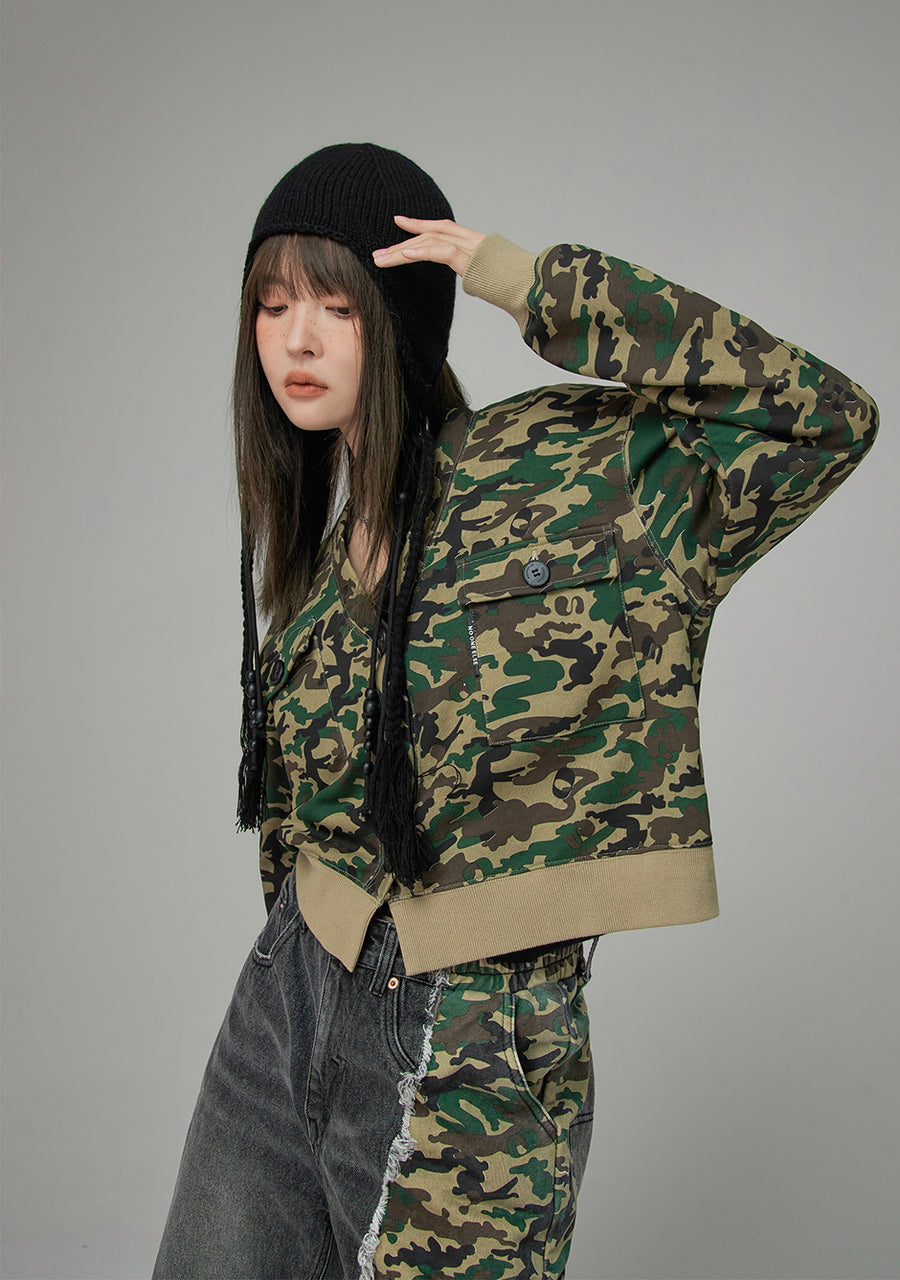 CHUU How You Make Me Feel Camo Jacket