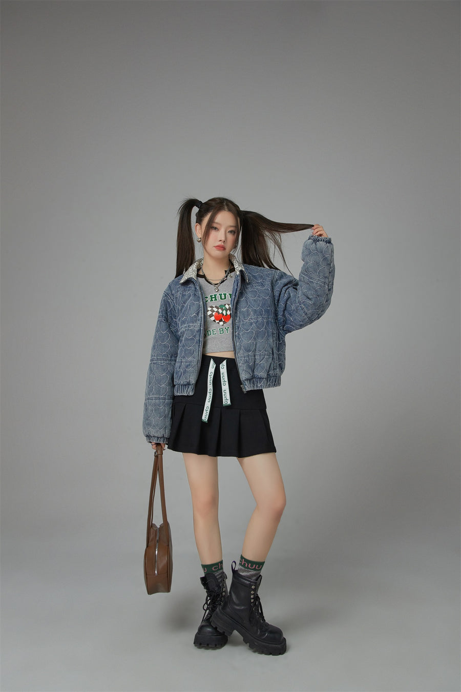 CHUU Heart Print Zip-Up Denim Jacket