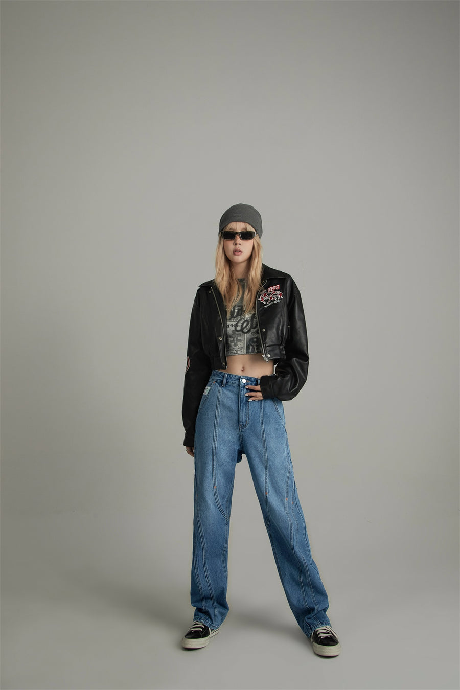 CHUU Wide Washed Jeans