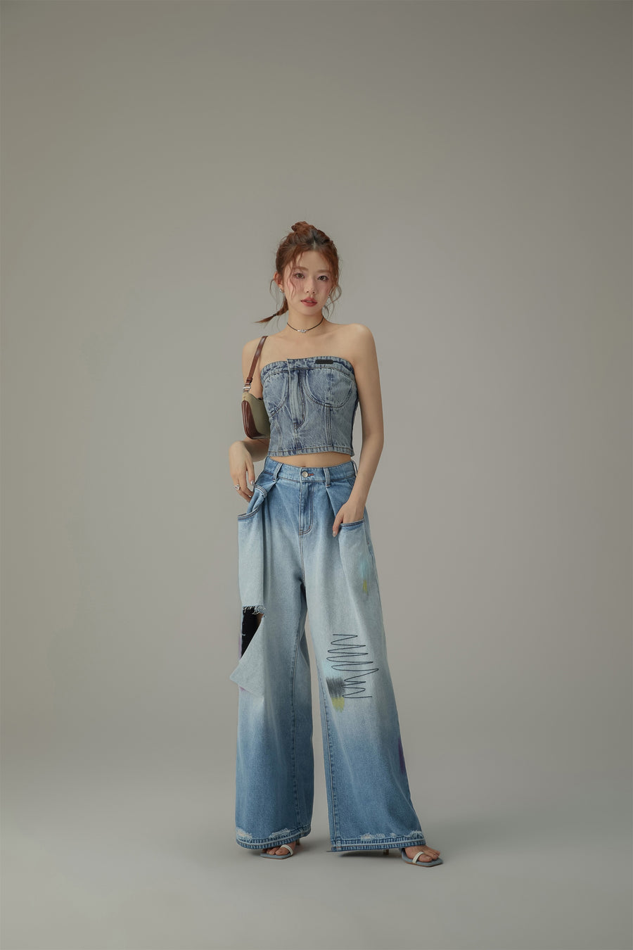 CHUU Distressed Wide Denim Jeans
