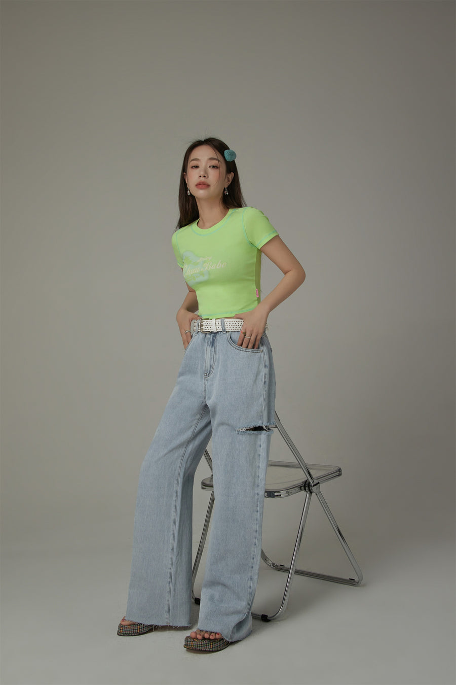 CHUU Distressed Straight Denim Light Wash Jeans