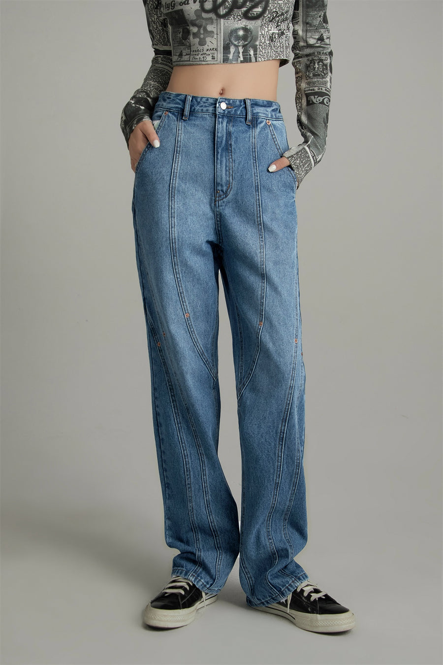 CHUU Wide Washed Jeans