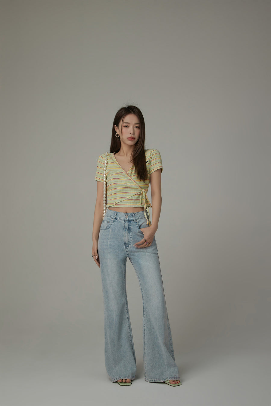 CHUU Heart Bootcut Light Wash Denim Jeans