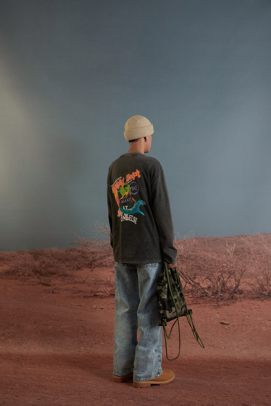 CHUU Front Cameo Detail Straight Jeans