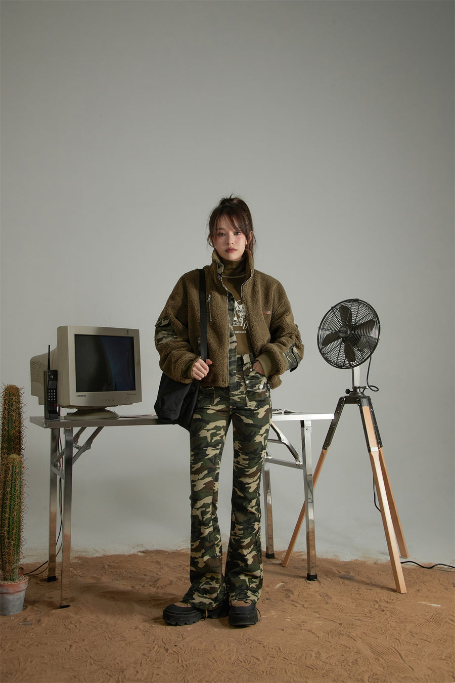 CHUU Camouflage Color Block Fleece Jacket