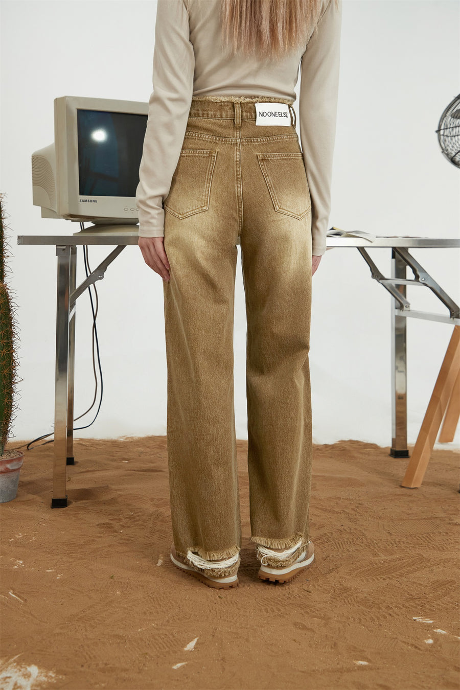 CHUU Straight Washed Jeans