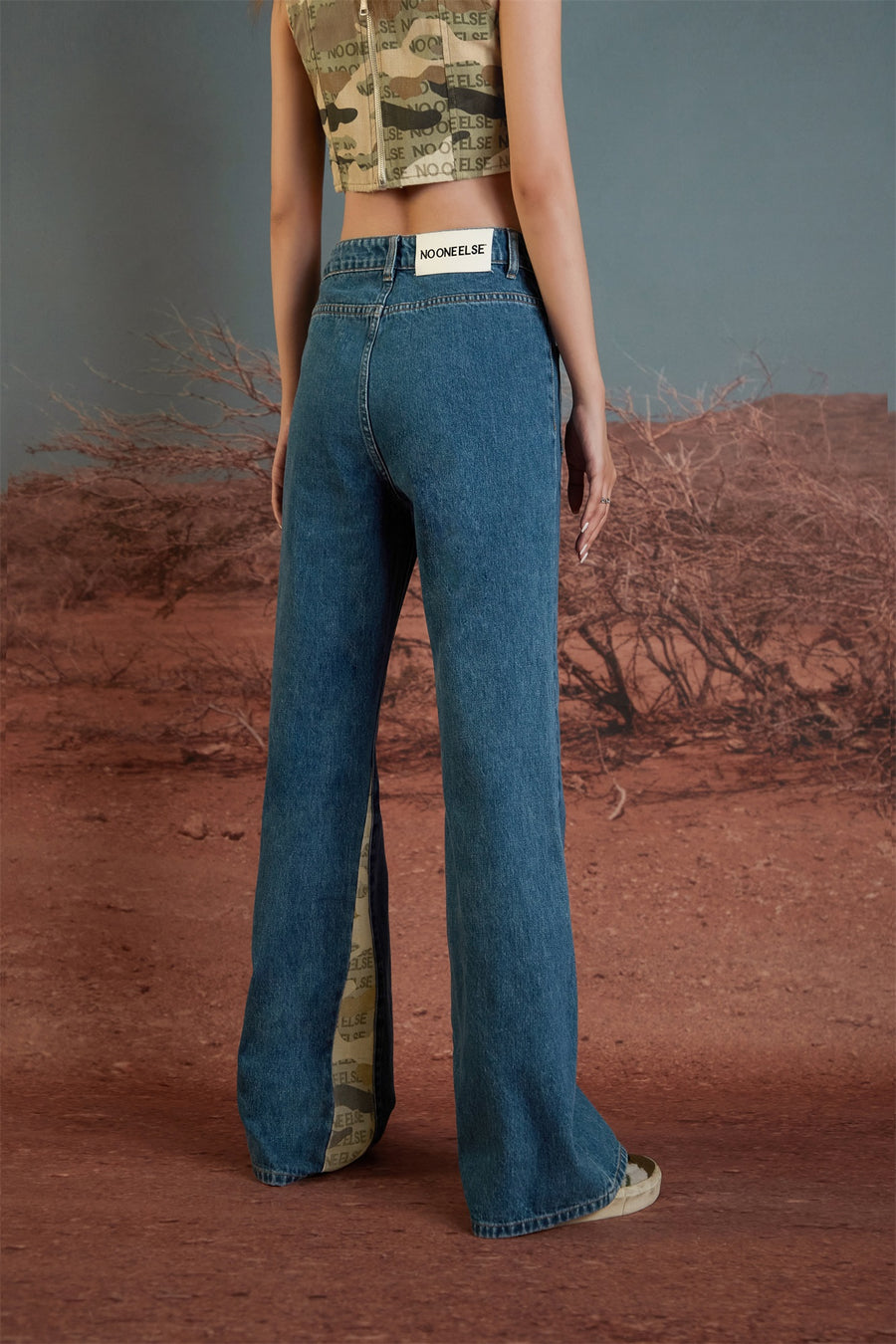 CHUU A Side Of Camouflage Bootcut Jeans
