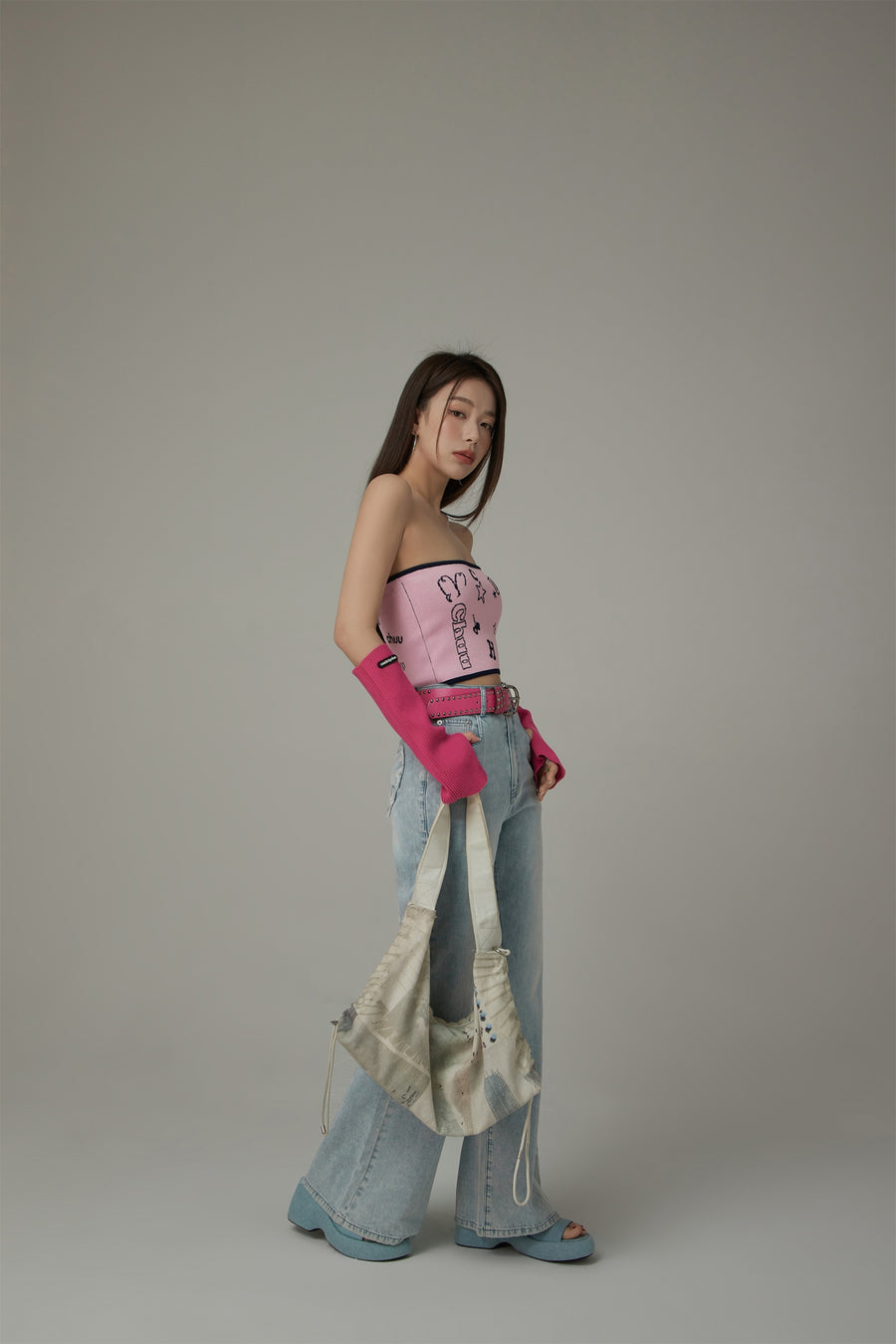 CHUU Heart Bootcut Light Wash Denim Jeans