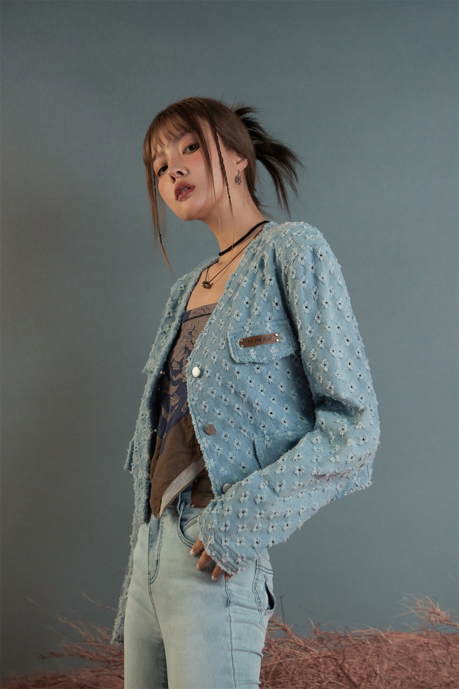 CHUU Broderie V- Neck Denim Jacket