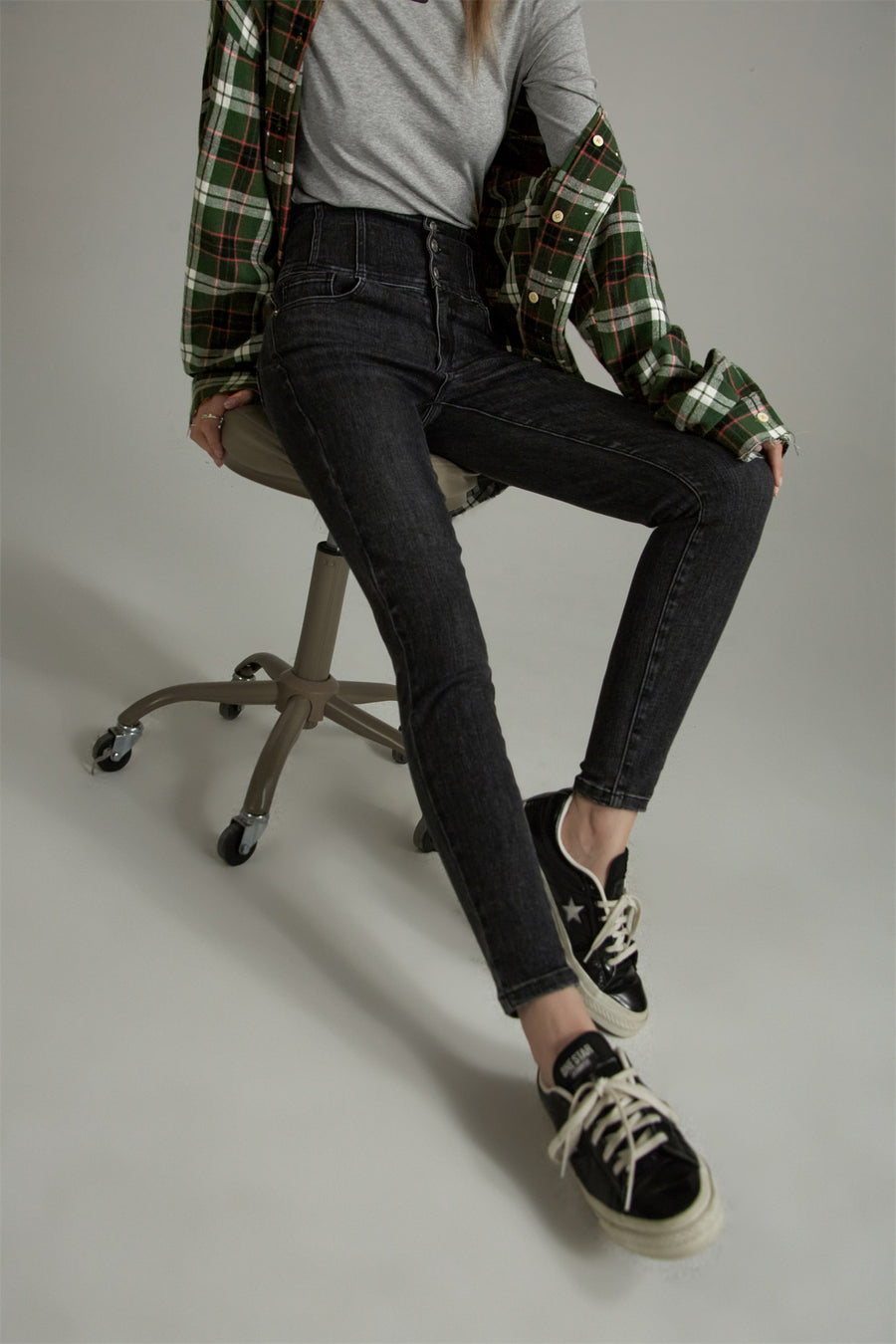 CHUU High-Waisted Pencil Corset Jeans