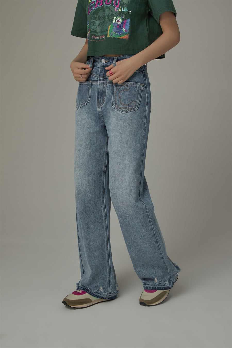 CHUU Distressed Hem Wide Denim Jeans