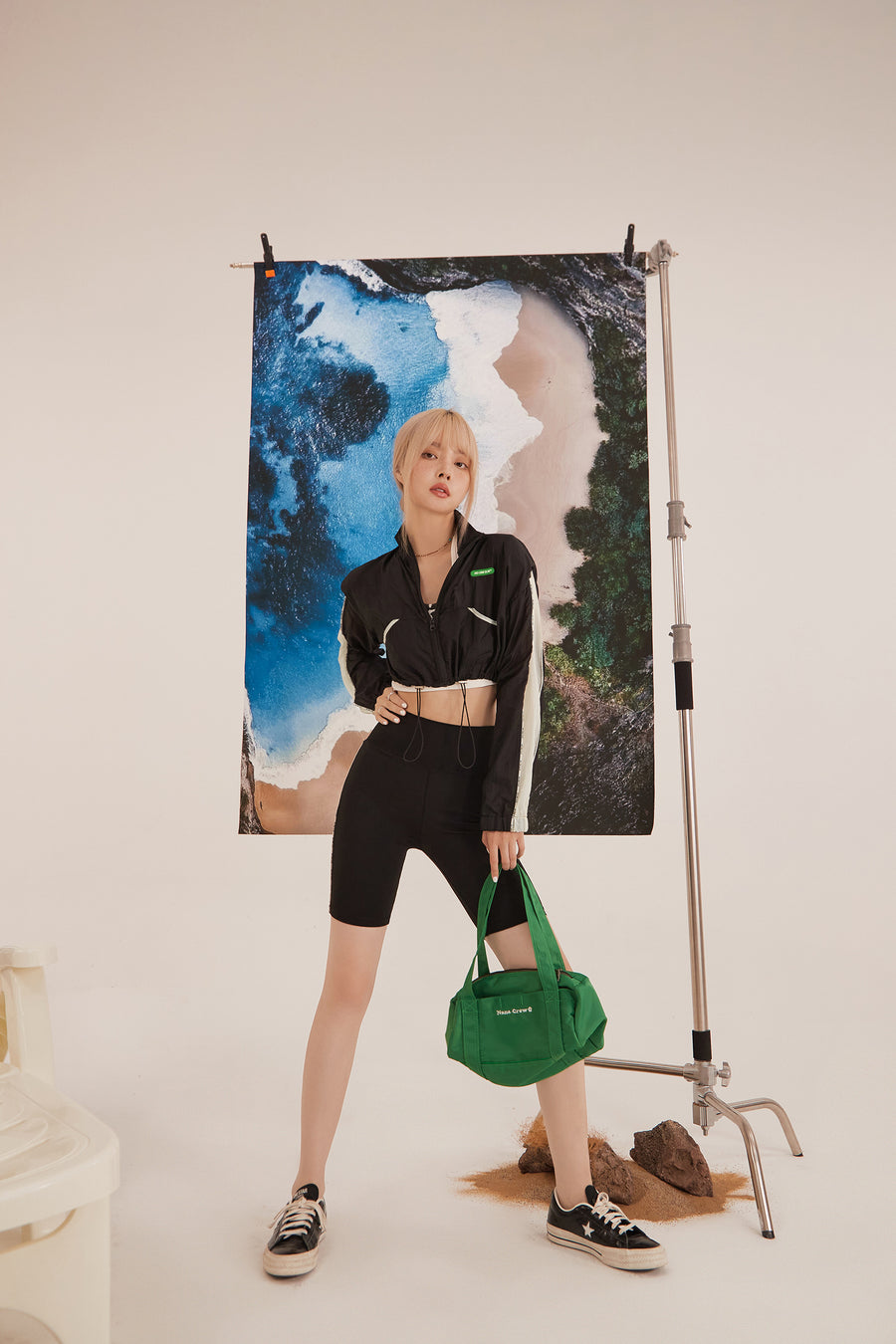 CHUU Cropped Track Jacket