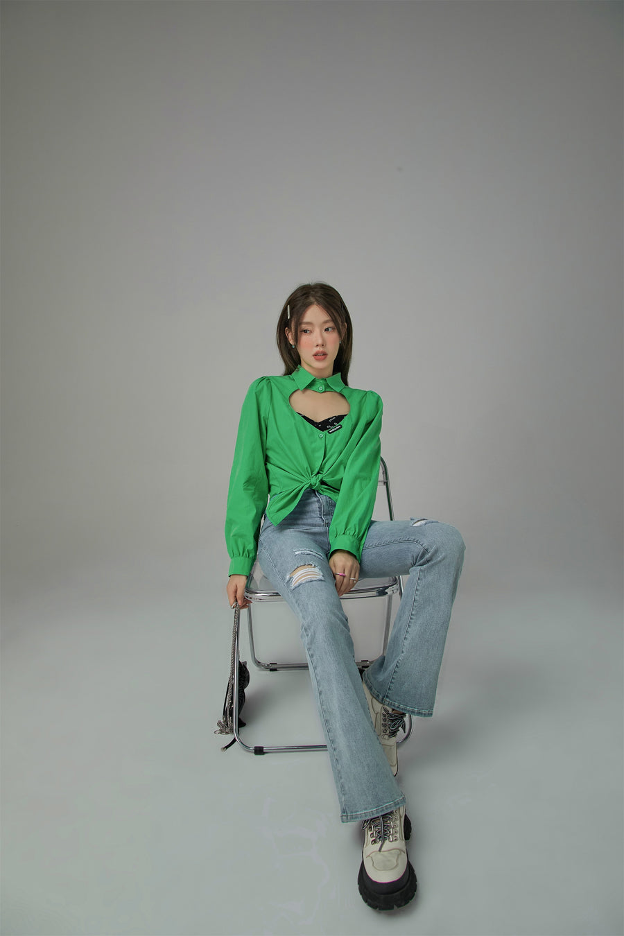 CHUU Ripped High-Wait Bootcut Jeans