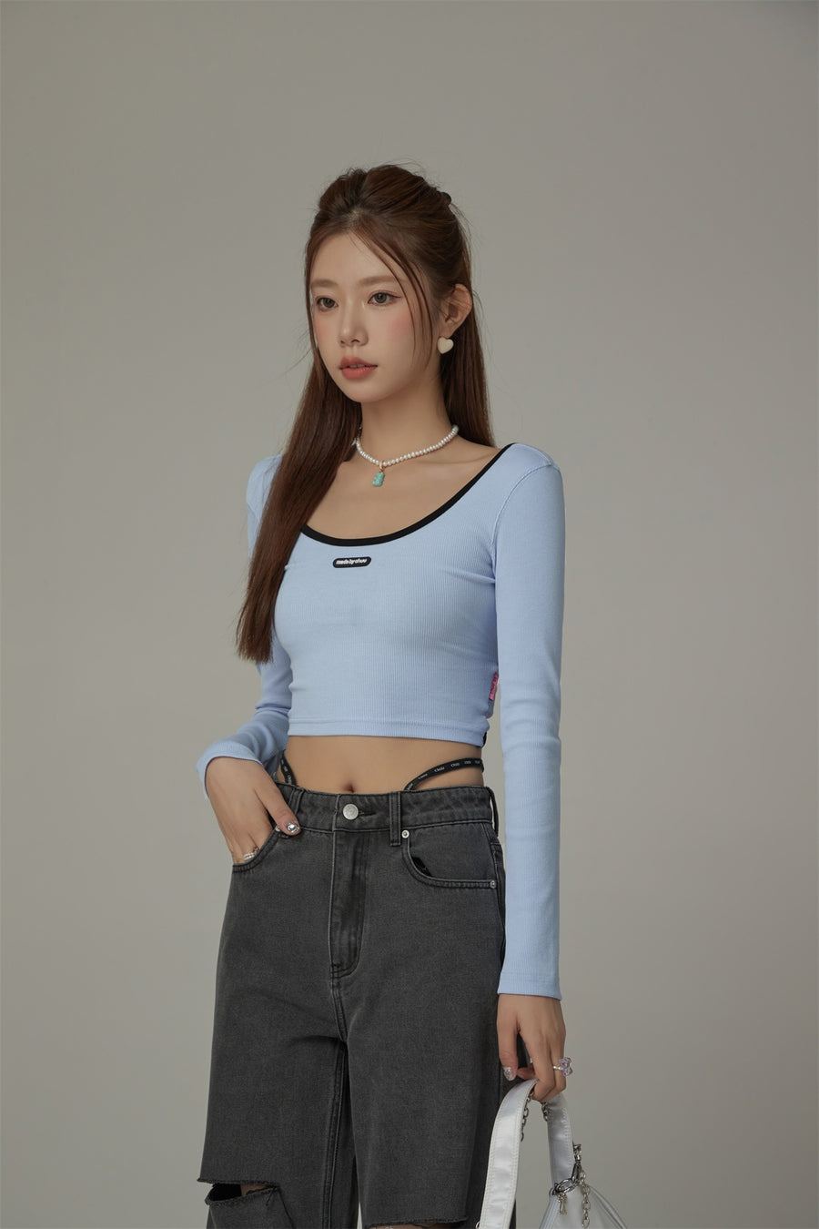 CHUU U-Neck Cropped T-Shirt