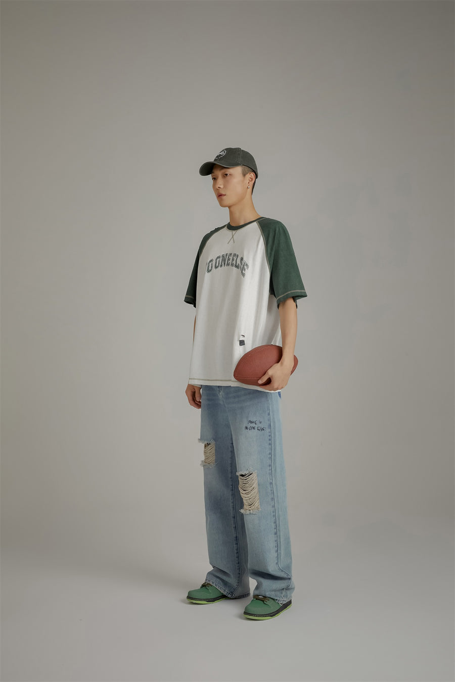 CHUU Distressed Ripped Wide Denim Jeans