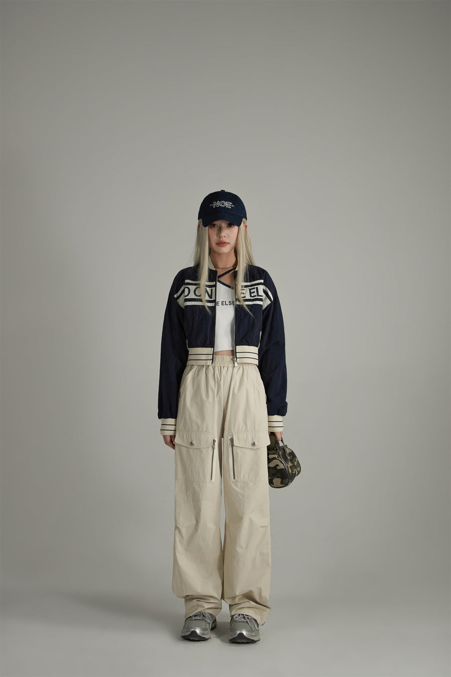 CHUU Noe Logo Color Matching Cropped Jacket