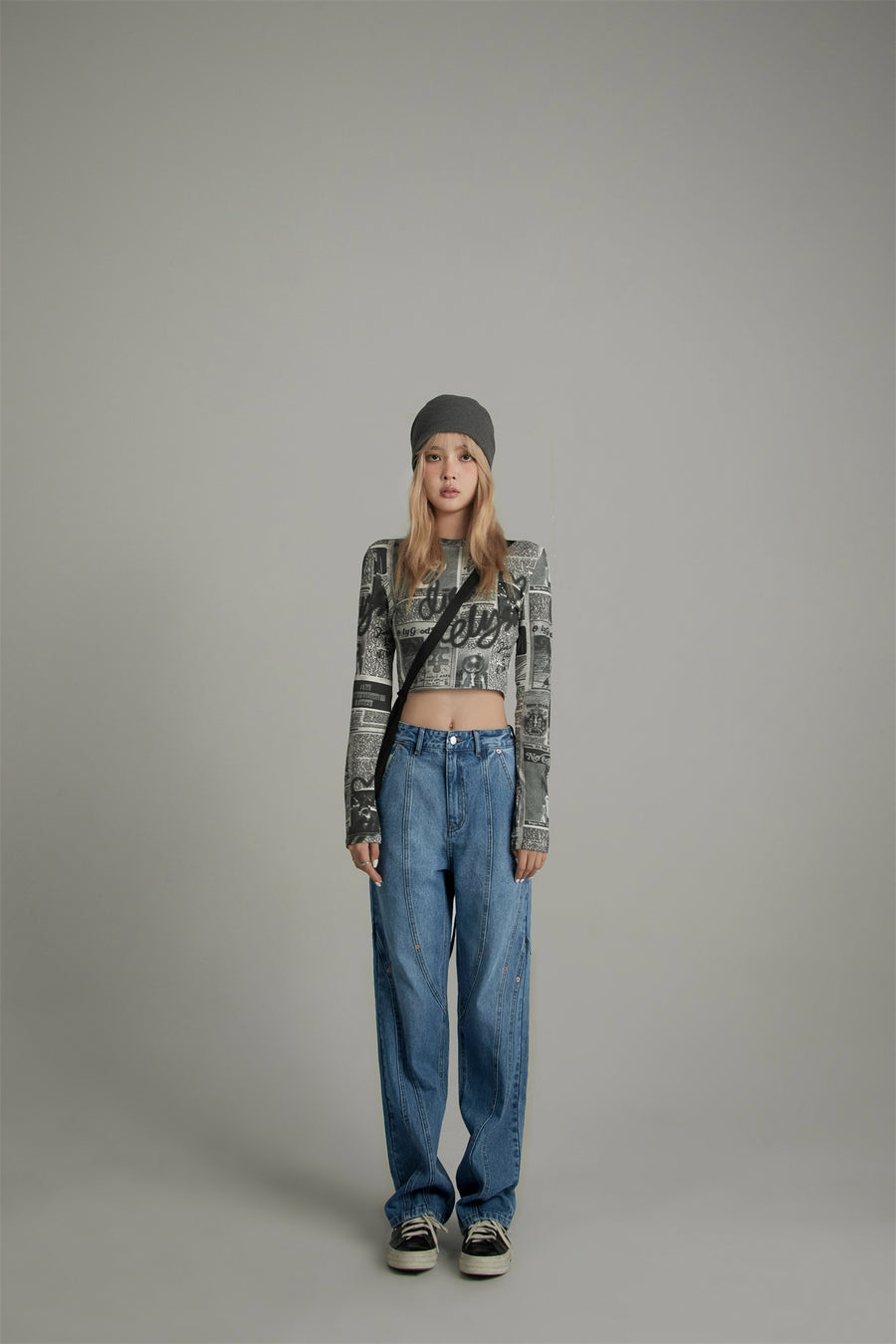 CHUU Wide Washed Jeans