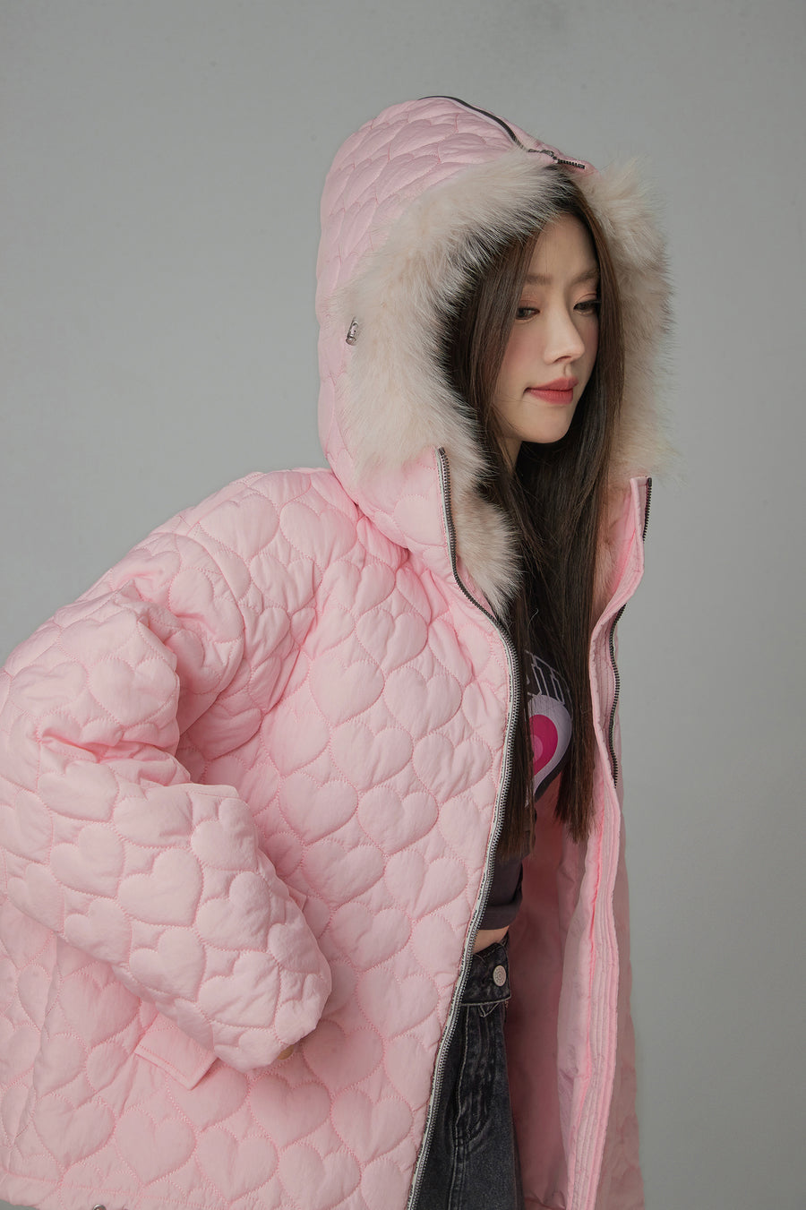 CHUU Fur Hoodie Heart Quilted Jacket