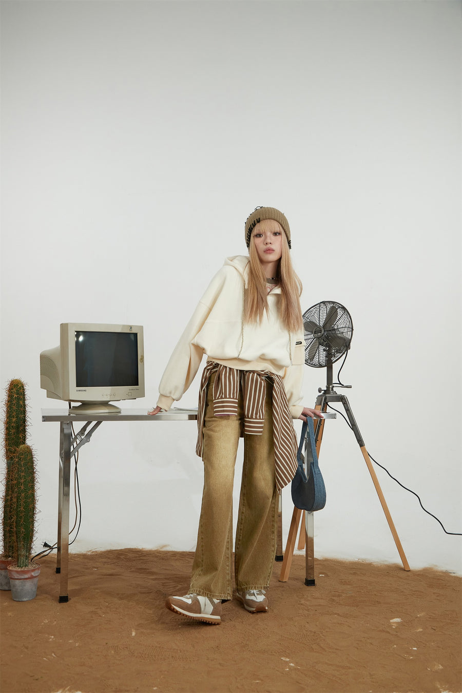 CHUU Straight Washed Jeans